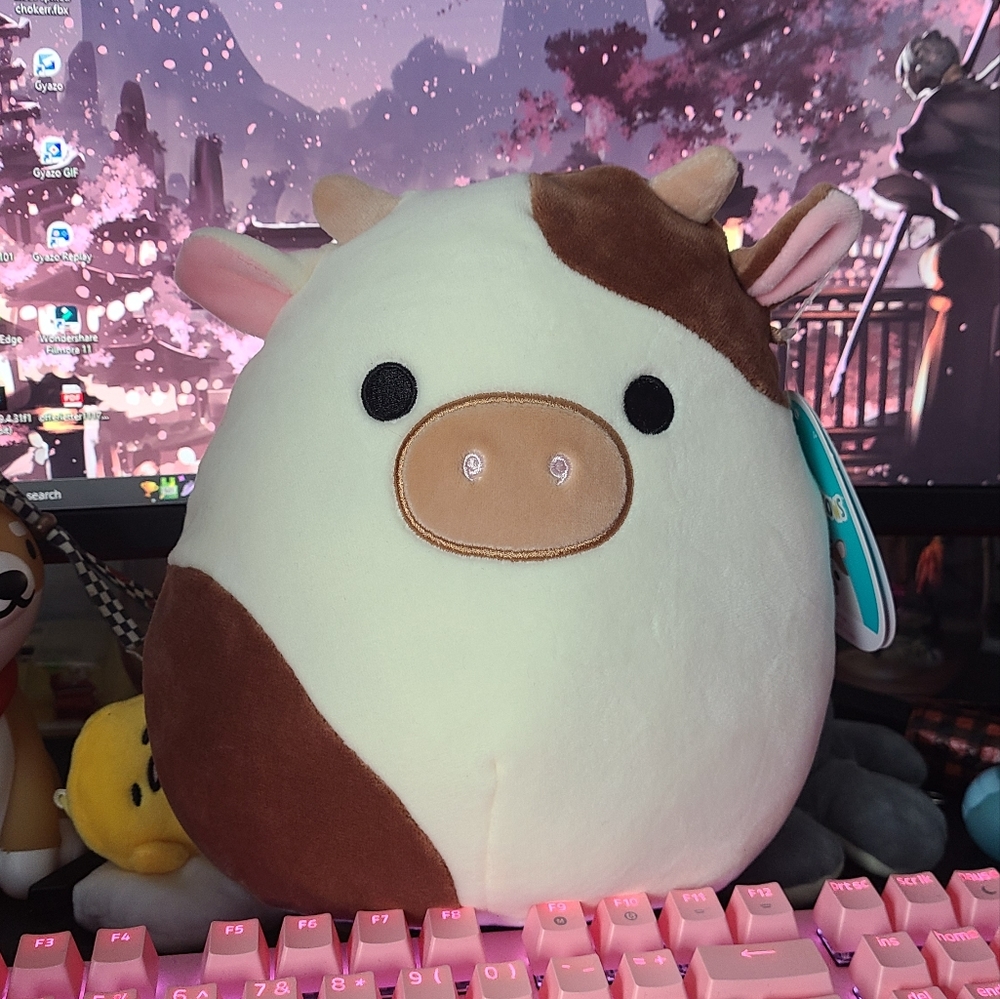 Squishmallows Ronnie the Cow 8" Stuffed Plush